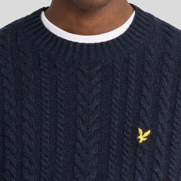 Lyle & Scott kabelstrikket sweater navy