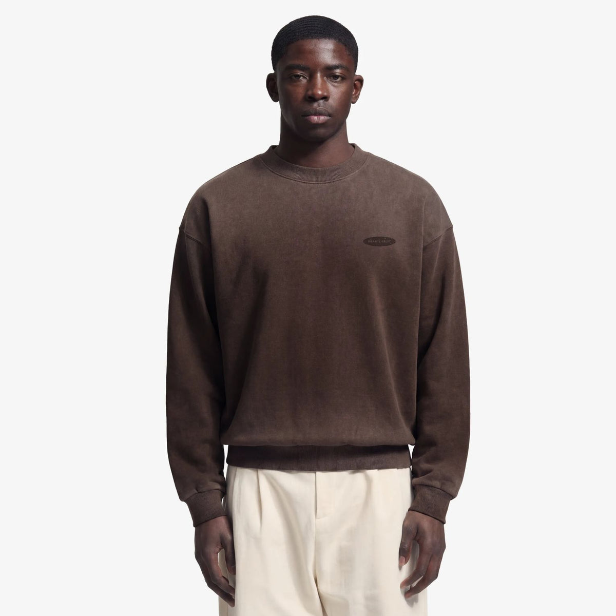 Brams frugthave-sweater med slidt look, brun