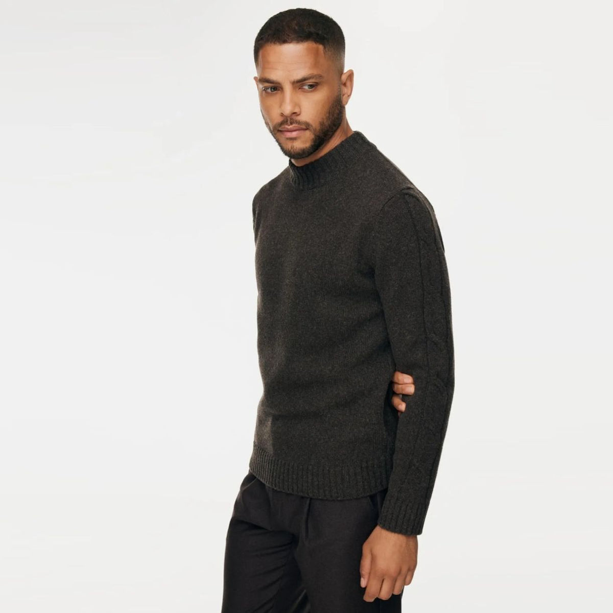 Gentiluomo kabelstrikket rullekrave-sweater brun