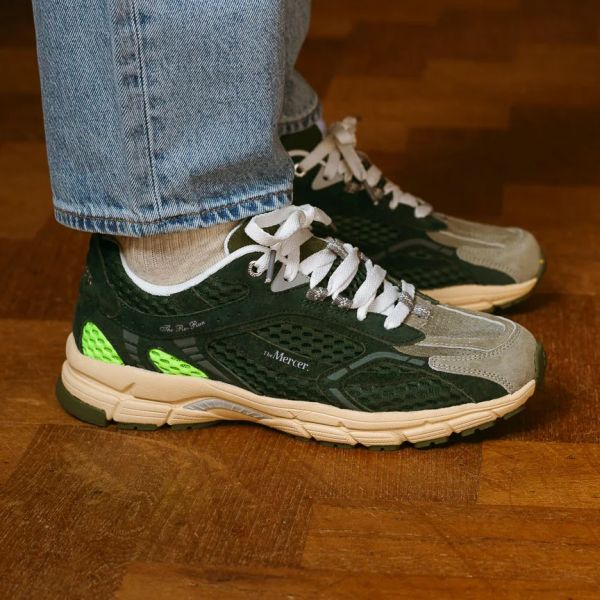 Mercer Amsterdam The Re-Run Suede 2000 Sneaker Donker Groen