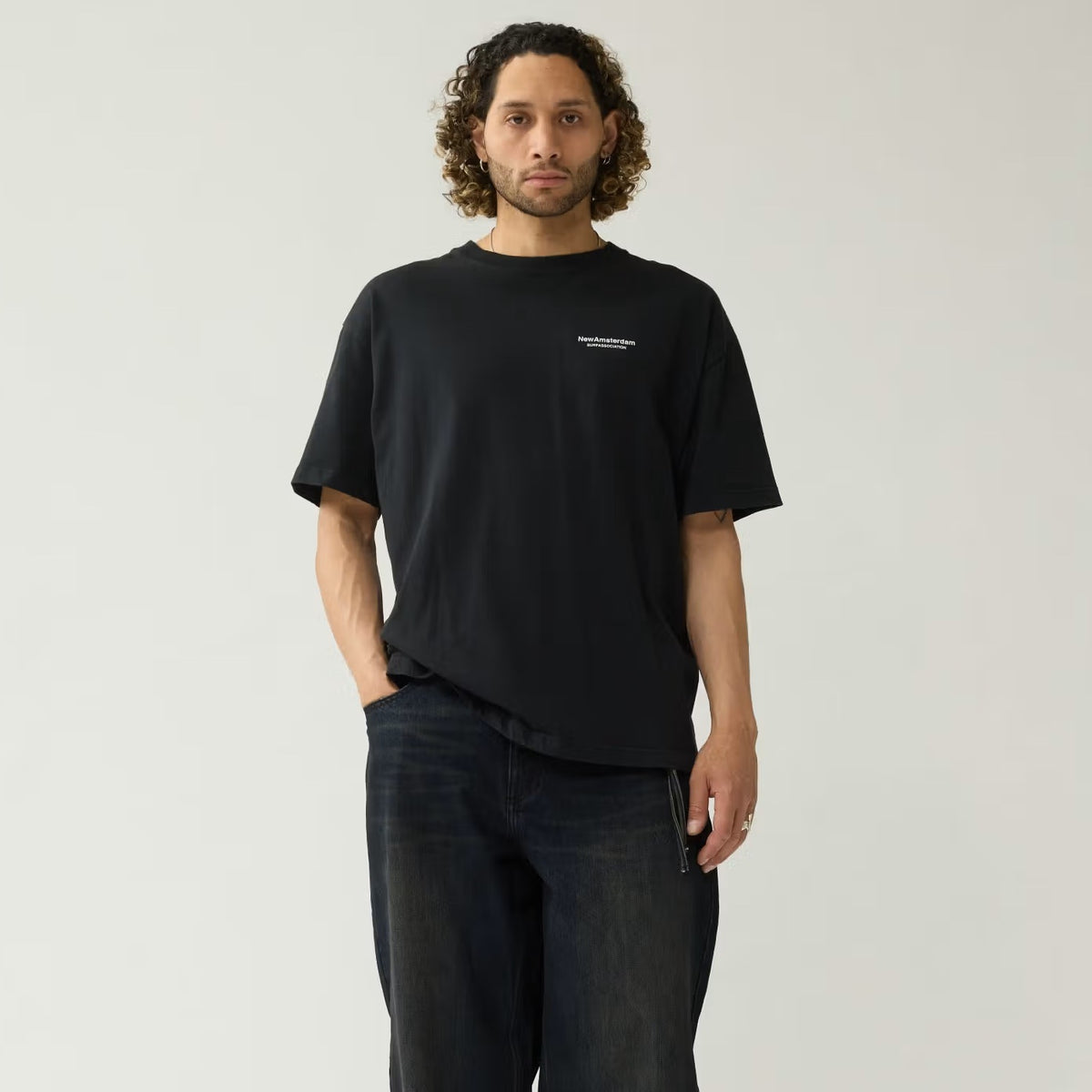 New Amsterdam Surf Association Knocked T-shirt Zwart