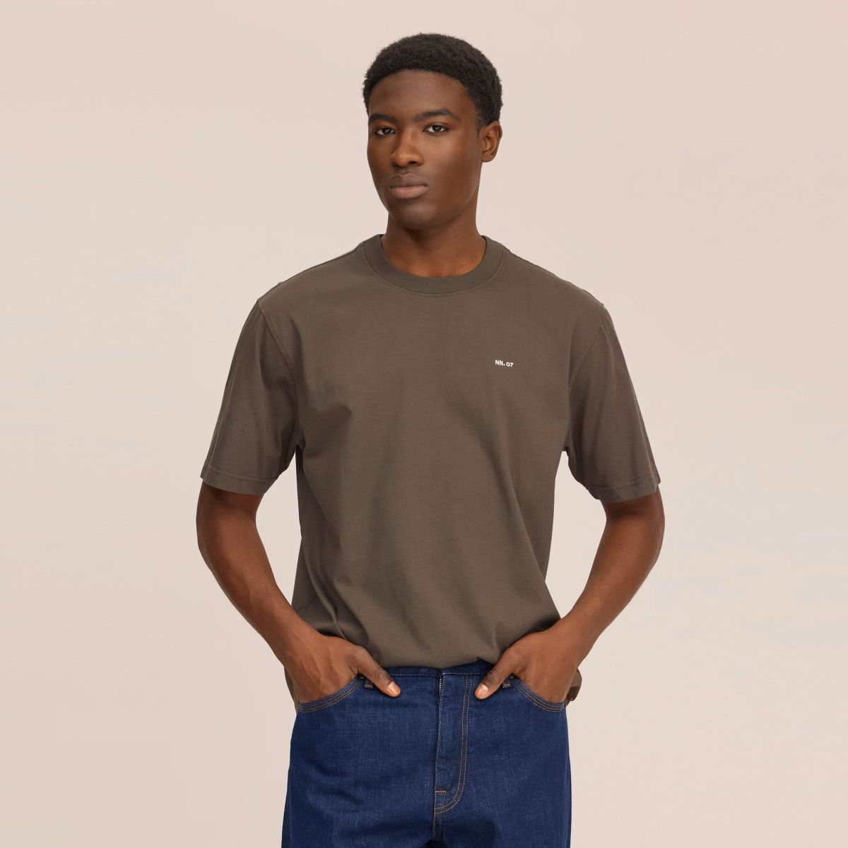 NN.07 Adam EMB T-shirt Mørkegrøn