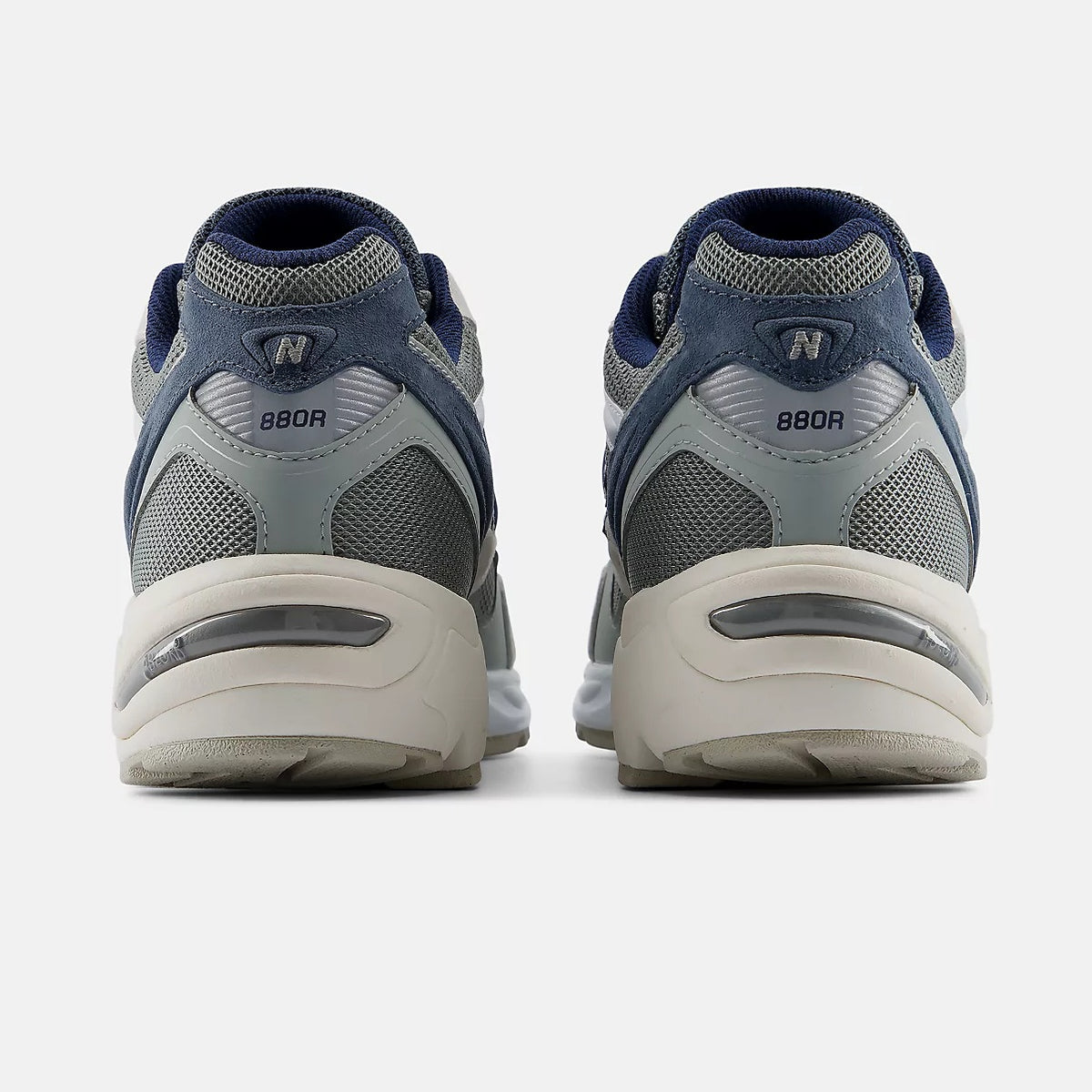 New Balance 880R Sneaker Off White/Navy