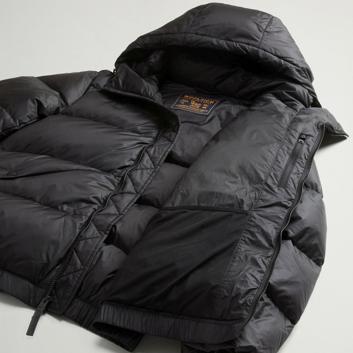 Woolrich Pertex Puffer Sort